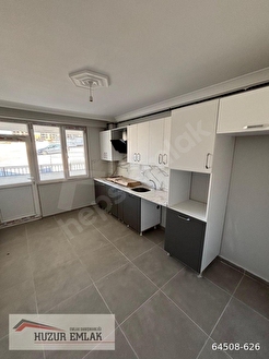 KURTULUŞ MAH SATILIK DAİRE 3+1 135 M2 GİRİŞ KAT EBEVEYN BANYOLU - Görsel 2