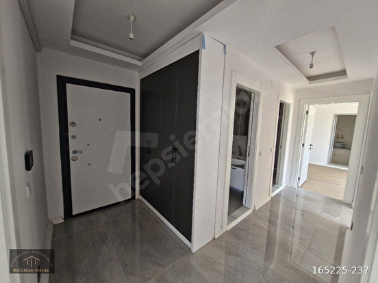 BAĞLAR  MAH  SATILIK  DAİRE 120 M2 ARA KAT KALITELI YAPI  3+1 - Görsel 2