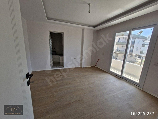 BAĞLAR  MAH  SATILIK  DAİRE 120 M2 ARA KAT KALITELI YAPI  3+1 - Görsel 4