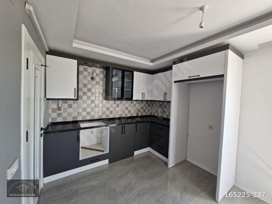 BAĞLAR  MAH  SATILIK  DAİRE 120 M2 ARA KAT KALITELI YAPI  3+1 - Görsel 13