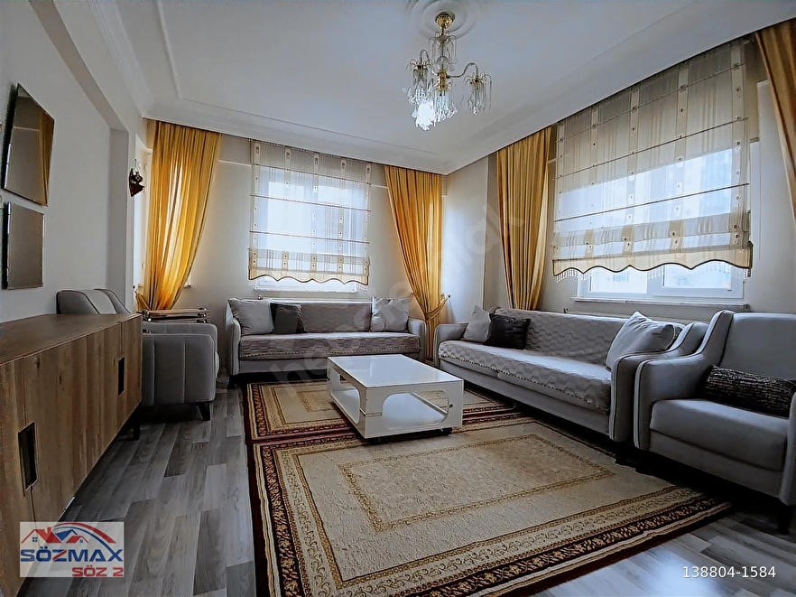 Esentepe'de Tramvay Durağına Yakın Bakımlı Satılık 3+1 Daire