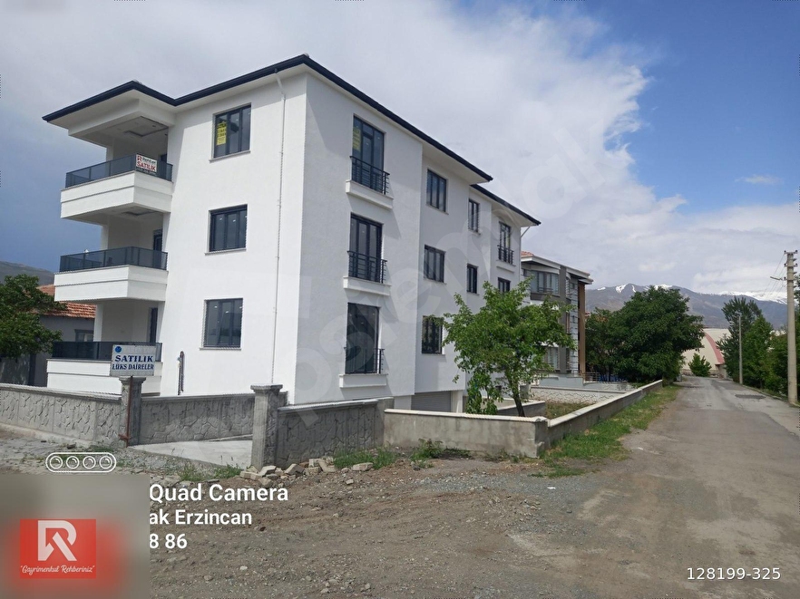 REHBER EMLAK'TAN MENDERES MAH.YOL ÜZERİ 180 M2 4+1 ASANS+OTOPARK