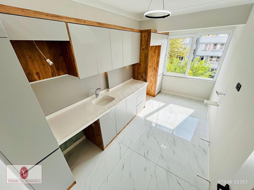 YÜKSELDEN SATILIK İKİZÇAYDA YEŞİL MANZARALI ARA KAT ULTRA LÜKS 2+1 DAİRE