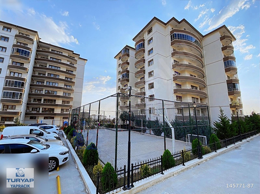 TURYAP YAPRACIK 'tan Alcı Maviçam Siteside Katta Satılık 3+1