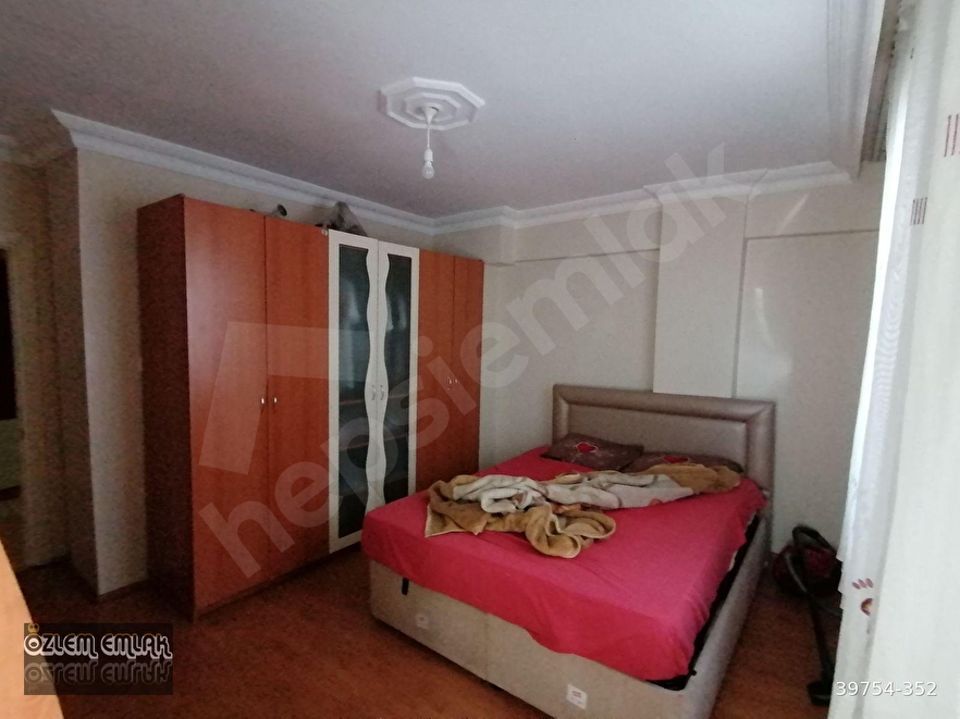 Küçükçekmece Cumhuriyet Mahallesinde 2+1 3.Kat Satılık Daire