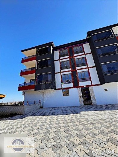 KAHRAMANLAR CADDESİNE YAKIN SATILIK ULTRA LÜX 3+1 GENİŞ DAİRELER