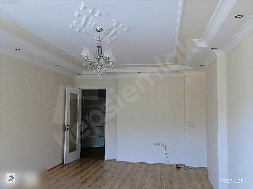 Orhaniye Mahallesi'nde yayla yolu uzerınde 3+1 ara kat daire