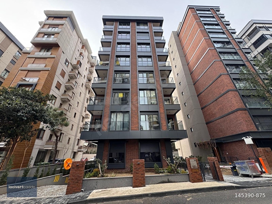 LACİVERTCADDE CADDEBOSTAN SAHİL SIFIR EALKONLU 105 M² NET