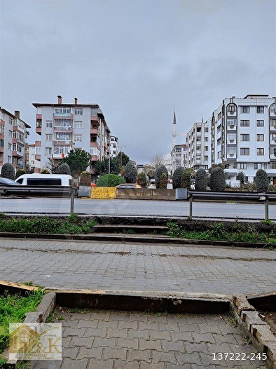 KARAMÜRSEL E-5 E CEPHE 2+1 SATILIK DAİRE