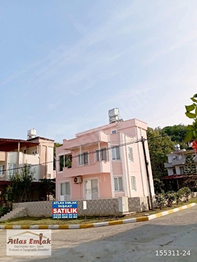 Doğa Kent Sitesinde Köşebaşı Dağ-Deniz Manzaralı Satılık Tripleks