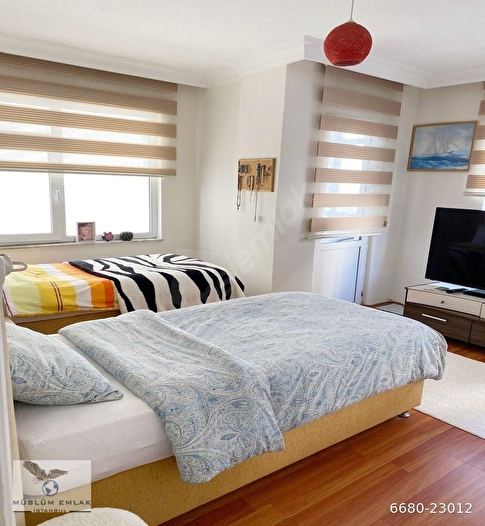 AVCILAR CİHANGİRDE SATILIK 2+1 GENİŞ KULLANIMLI ARA KAT