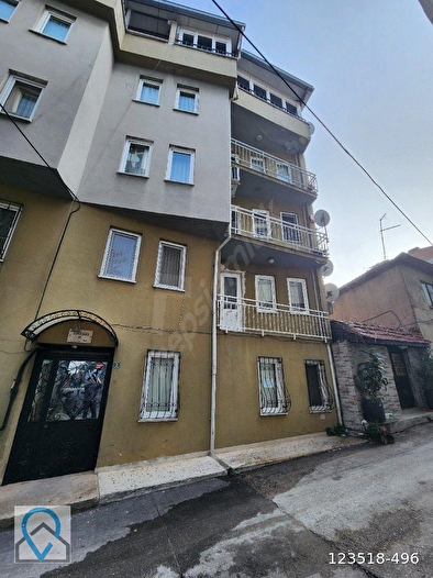 MURADİYE'DE GENİŞ 3+1 SATILIK GİRİŞ KATI