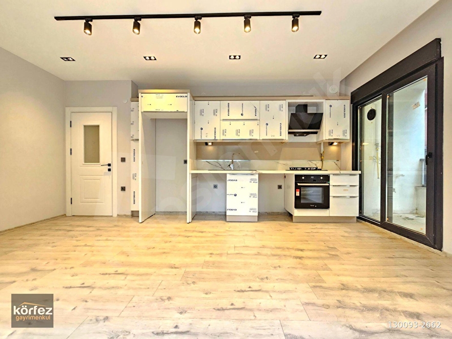 AKÇAY KÖRFEZ'DEN SATILIK DENİZE 500 METRE MODERN TASARIMLI SIFIR 1+1 DAİRE