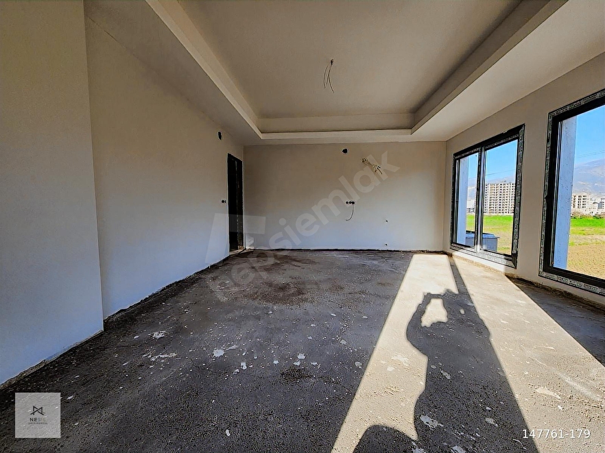 Konarli Verde Life Sitesi'nde Ön Cephe 3. Kat Köşe Daire