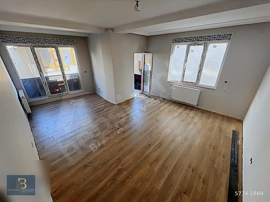 BAĞDATTAN KÜÇÜKYALIDA SAHİLE YAKIN ARA KATTA LÜKS 3+1!!!!!!!!