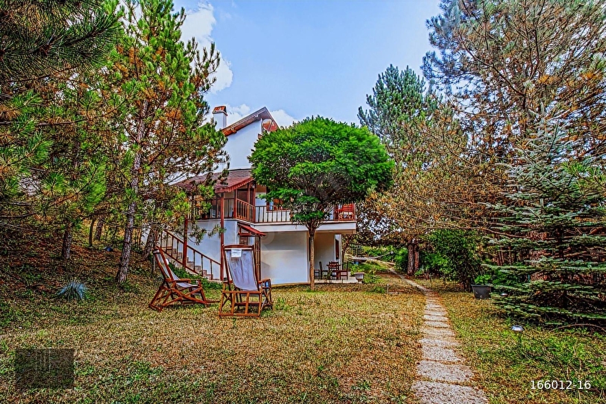 BOLU, ÇÖMLEKÇİLERDE, SİTE İÇİ, 4+1 VİLLA - NEW DOORS REALTY' DEN