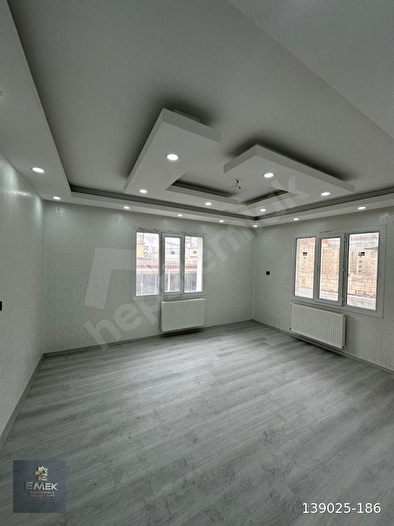 60YIL MAHALLESİ 3+1 KATTAN BÖLME DAİRE