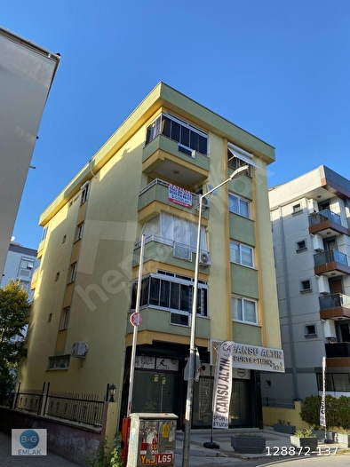 GAZİEMİR GAZİ MAH. 3 BALKON-ASANSÖR-160 M2 SATILIK 3+1 DAİRE