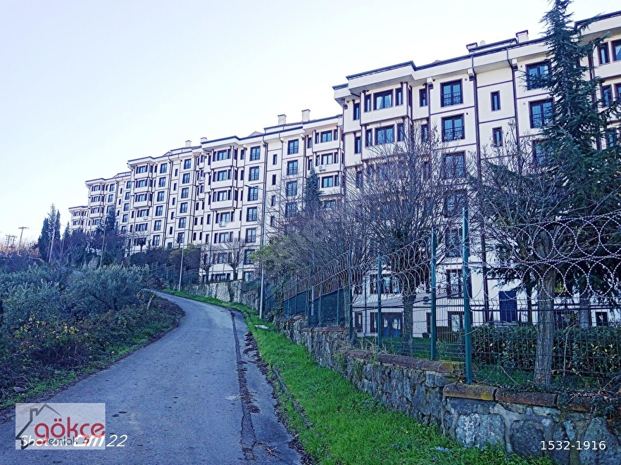 GÖKÇE'DEN SATILIK KÖPRÜ MANZARALI YÜZME HAVUZLU SİTEDE 3+1 DAİRE