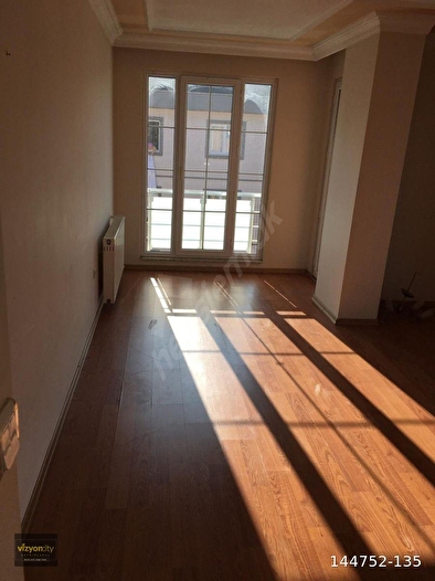 ÜMRANİYE DE 5+2 DUBLEKS SATILIK DAİRE GENİŞ VE FERAH MERKEZİ KONUMDA