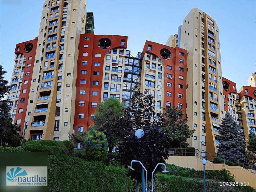 Bahçeşehir Tortum Bloklarında Köşe Manzaralı 3+1 Satılık Daire