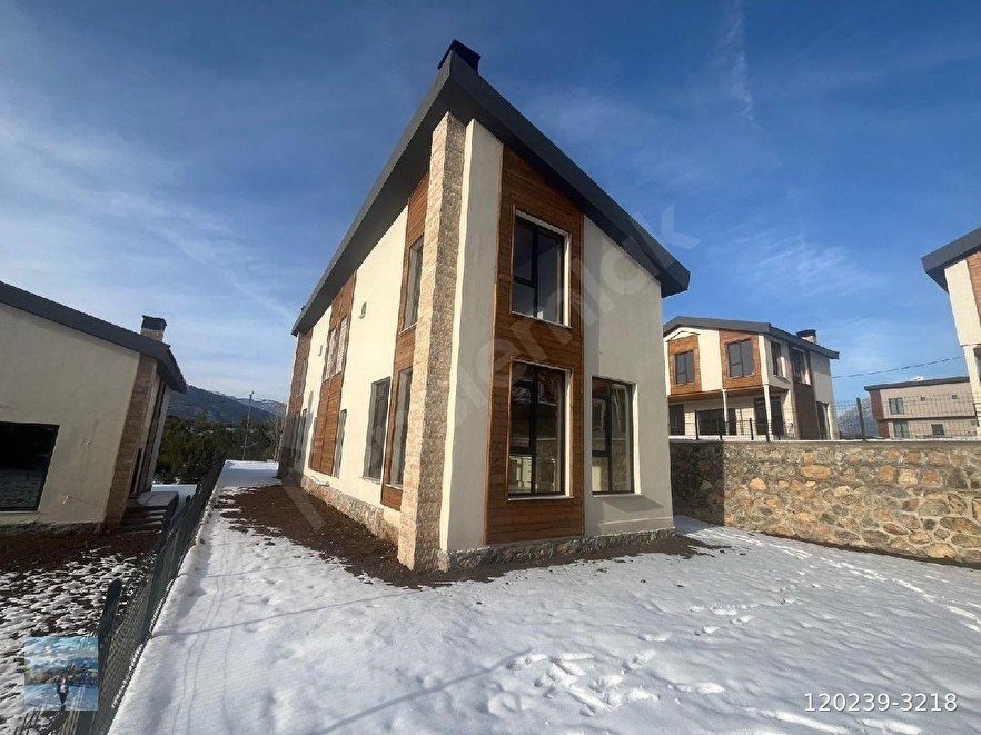 POZANTI KAR EMLAK TAN FINDIKLI YAYLASI'NDA SİTE İÇİ 3+1 SATILIK DUBLEKS VİLLA