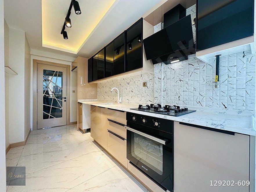 SARRAF YAPI'DAN BEYLİKDÜZÜ KAVAKLIDA İKAMETE UYGUN 2+1 SATILIK DAİRE