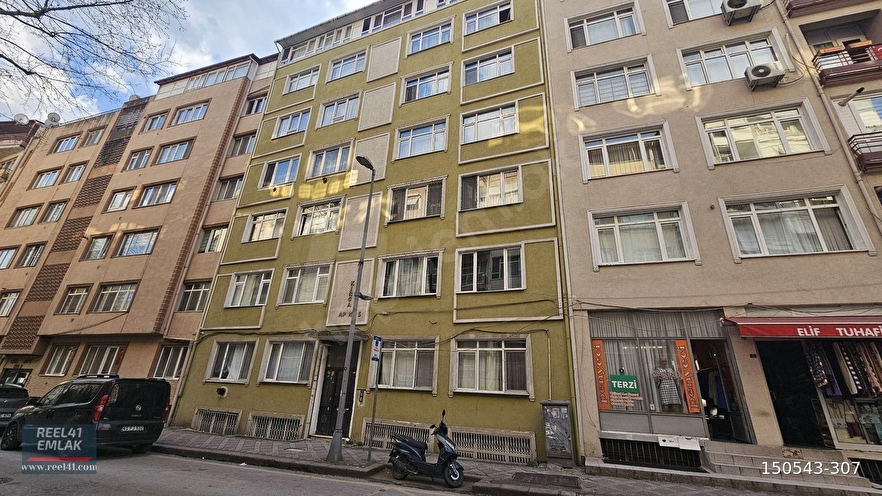 KOZLUK SADETTİN YALIM CADDE ÜZERİNDE SATILIK 2+1 ARAKAT DAİRE