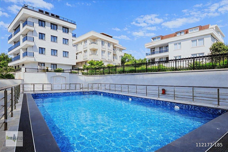 BEYLİKDÜZÜ BESS GRUP TAN HAVUZLU SİTE İÇERİSİNDE SATILIK DUBLEKS