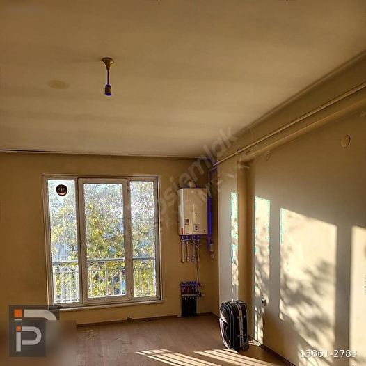 BURDUR MERKEZİNDE PAZAR YERİNDE 2,5+1 BALKONLU MANZARALI