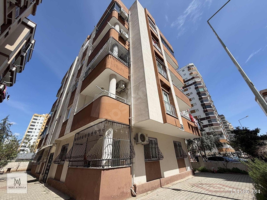 BAHÇEŞEHİR'DE 2+1 KAPALI MUTFAK SATILIK FIRSAT DAİRE !