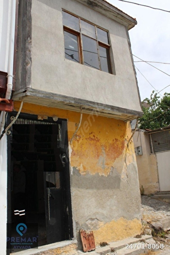 AYVALIK MERKEZ’DE DENİZ MANZARALI 2 KATLI 2+1 TAŞ RUM EVİ