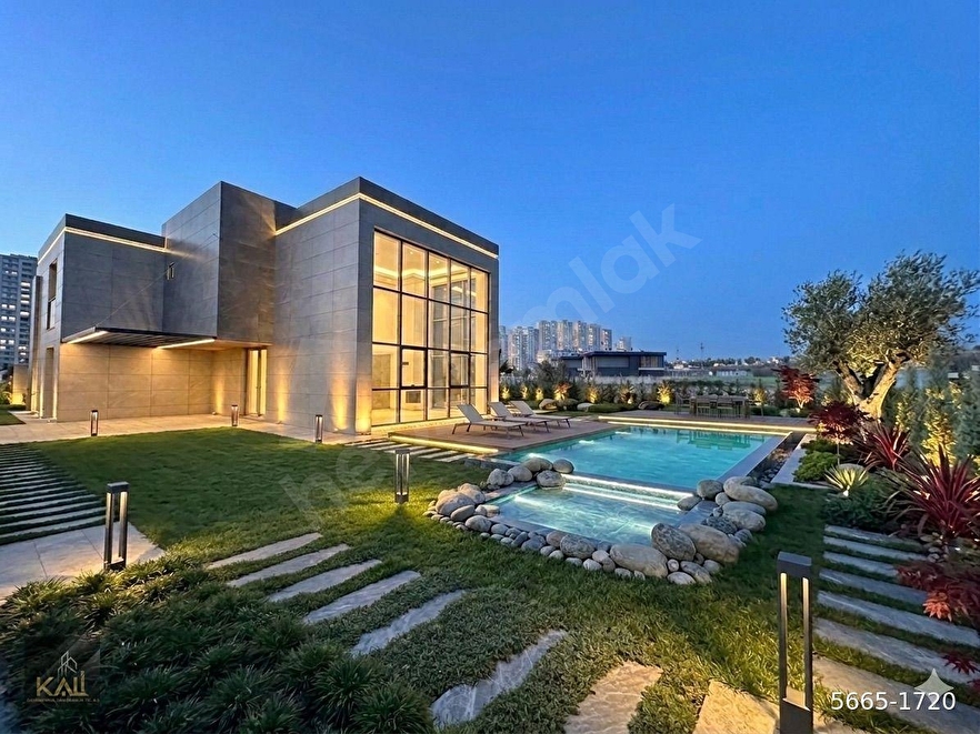 İncek'te Ful Yapılı Havuzlu Anahtar Teslim Oturuma hazır 7+1 Villa KALİ A.Ş.