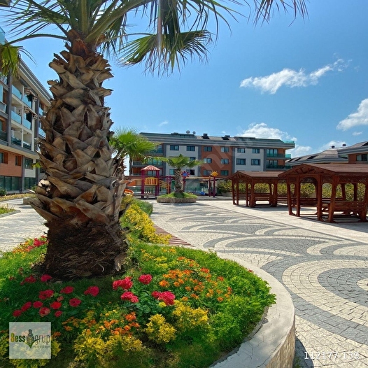BEYLİKDÜZÜ'NDE HAVUZLU SİTE İÇERİSİNDE 3+1 SATILIK LÜKS DAİRE