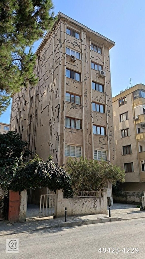 Kadıköy Merdivenköy satılık 2+1 daire boş yatırım fırsatı