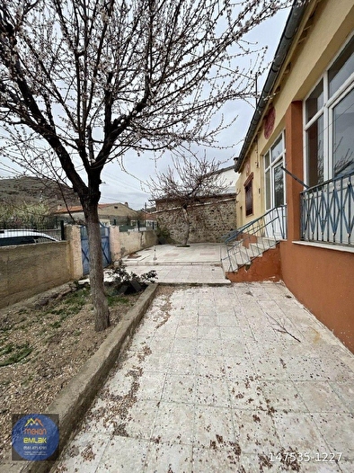 MEKAN EMLAK’TAN YUKARI DEVELİ’DE MÜSTAKİL YAŞAM FIRSATI!