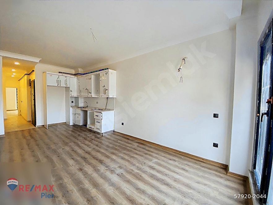 TAPU MÜD. VE SABANCI LİSESİ KARŞISINDA OFİSE KONUTA UYGUN 1+1