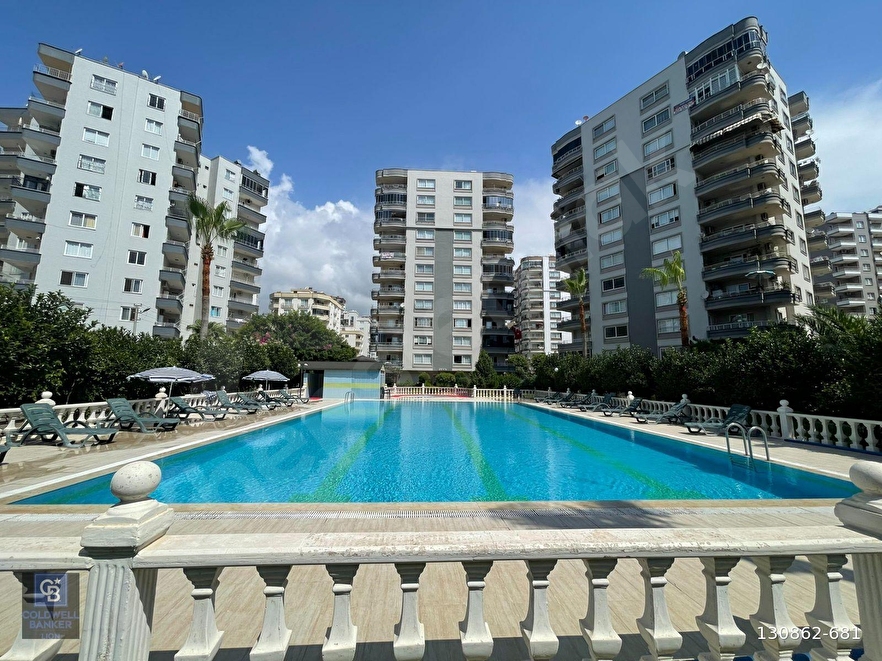 Mersin Mezitli Menderes Mah. Geniş 4+1 Yıldız Plaza Satılık,