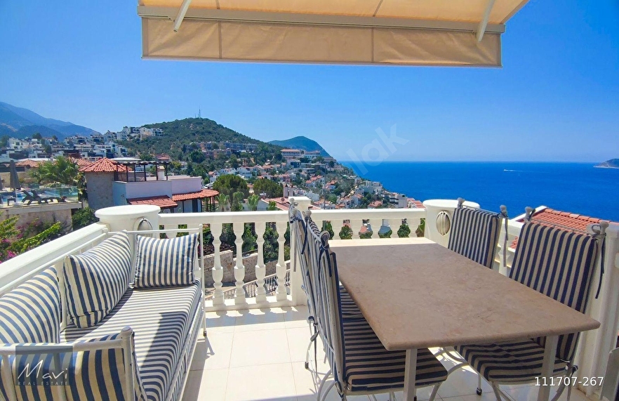 Kalkan Kalamar'da denize yakın lüks ful eşyalı 3+1 daire satılık