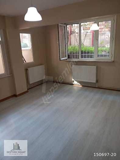 YUVAKUR'DAN SİTE İÇİNDE OTOPARKLI1+1 FULL YAPILI FERAH AYDINLIK FIRSAT  BAHÇE KATI  AÇIKLAMAYI OKUy