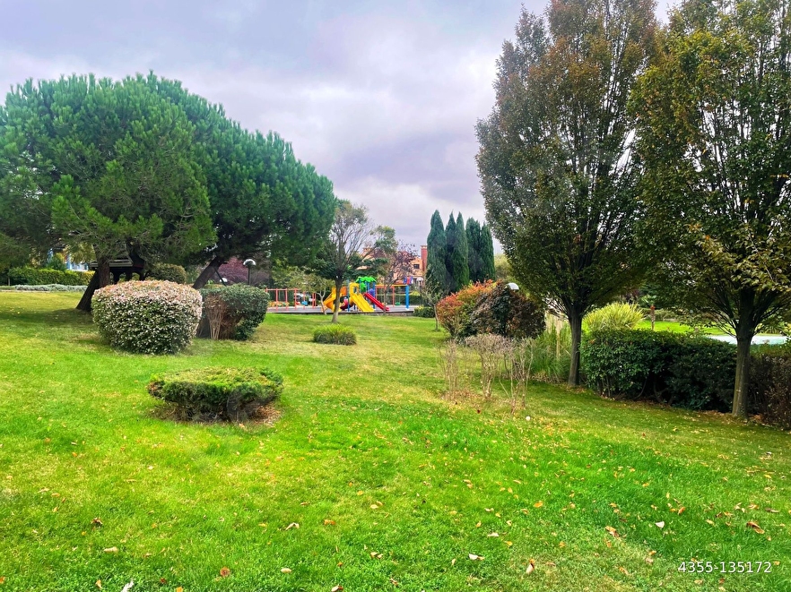 AQUA MANORS PROJESİ SİNPAŞ'TA 150m2 ÖZEL DEKORLU BOŞ SATILIK 3+1