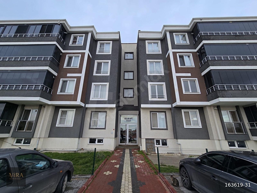 YUNUS EMRE YANI ÖZEL YAPIM LÜKS SATILIK DAİRE VİRA GAYRİMENKUL