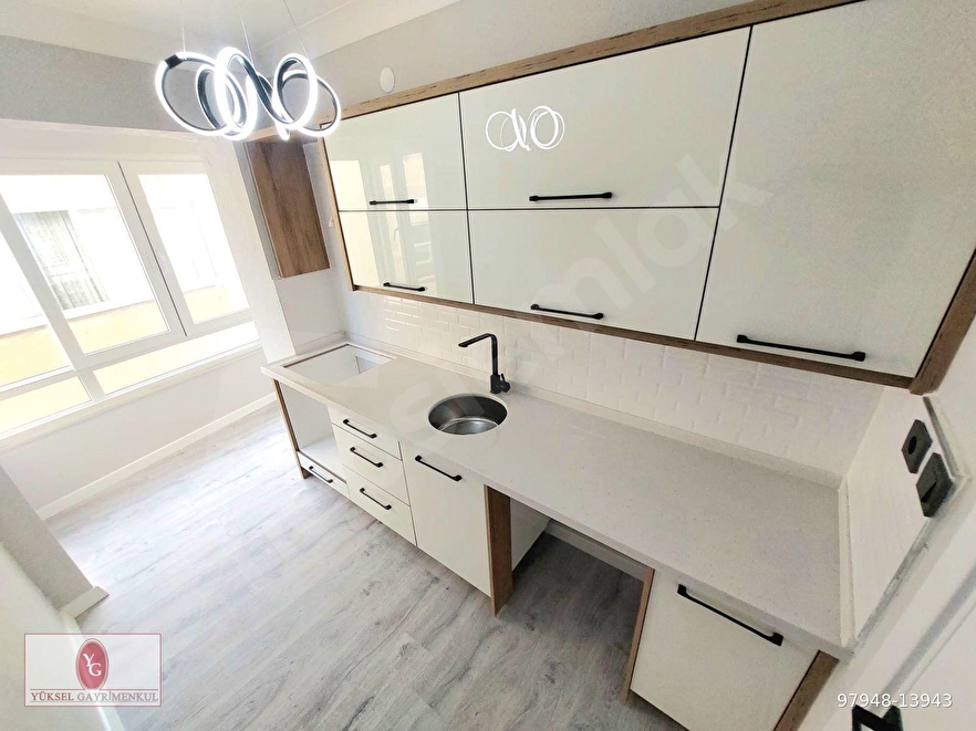YÜKSEL DEN AKÇAY IN MERKEZİNDE CUMA PAZARINDA SATILIK 2+1 DAİRE
