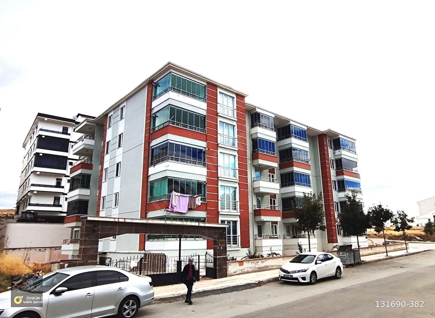 KALE MAH LOZANEVLER CİVARI SATILIK 3+1 DAİRE