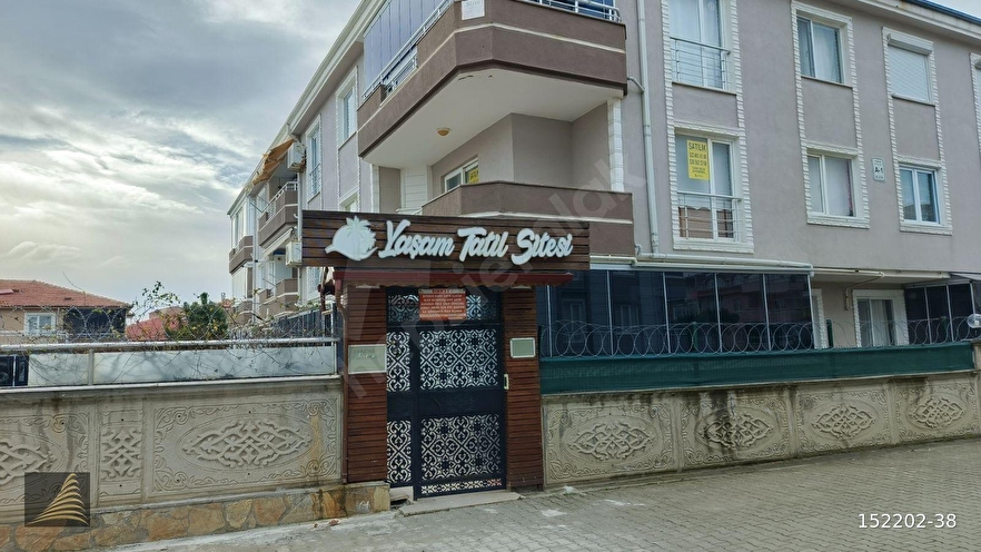 KARASU AKKUM HALK PLAJINA YÜRÜYÜŞ MESAFESİNDE EŞYALI DAİRE