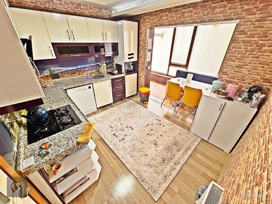 PURSAKLAR MERKEZ MAH YENİ YAPI ARA KAT ÇİFT BANYOLU 3+1 135M²