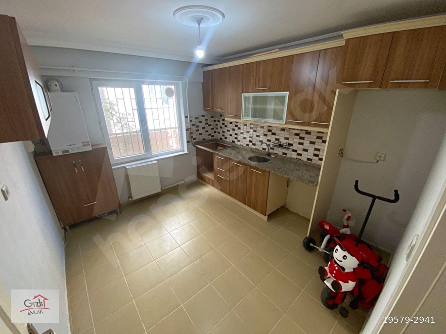 GİZLİ EMLAK'TAN M.TETİKOL OKULU YANI AYRI MUTFAKLI, GENİŞ 1+1 DAİRE