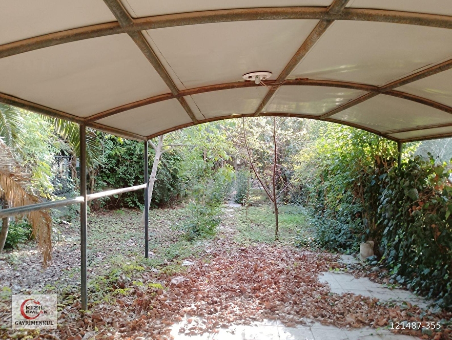 Körfez Mimarsinan Mahallesi sahilde denize sıfır 3 kat müstakil