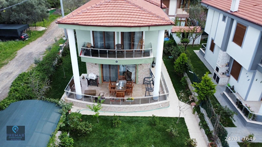 AYVADA'DAN AYVALIK SAHİLKENT MÜSTAKİL BAHÇELİ BAKIMLI DUBLEKS VİLLA