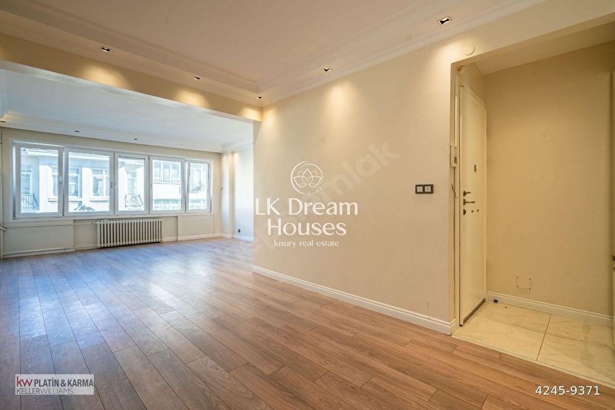 KURTULUŞ CADDESİ 3. ADANIN BAŞINDA 3+1